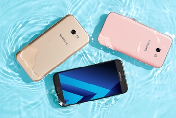 Galaxy A5, A7 2017 co gia 9 va 11 trieu, len ke ngay 18/2 hinh anh