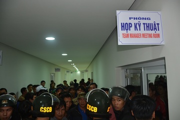 CDV suyt lam loan o tran Da Nang - HAGL vi thieu ve hinh anh