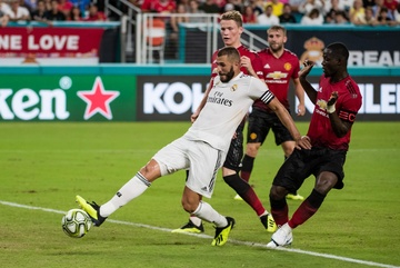 Khi HLV Lopetegui muon Real Madrid nhay 'rock 'n' roll' hinh anh