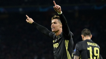 Cristiano Ronaldo - hoang de co cai dau vang hinh anh