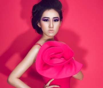 Huynh Thuy Anh lam quy co sang chanh hinh anh