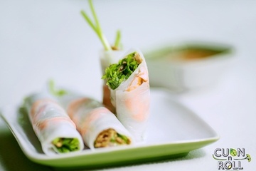 Quang ba am thuc Viet cung Cuon N Roll hinh anh