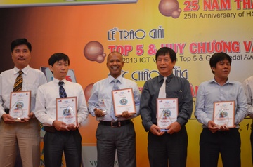FPT Aptech VN 11 nam dung dau don vi dao tao CNTT hinh anh