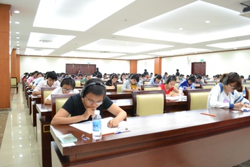 IDP tang chuong trinh luyen thi IELTS cua Macmillan hinh anh