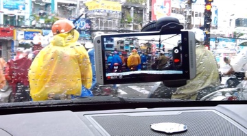 Nhung chuc nang bat ngo cua smartphone Viet hinh anh