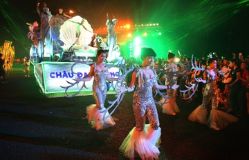 Khan gia Da Nang hao huc cho don 'Tung bung mua le hoi' hinh anh