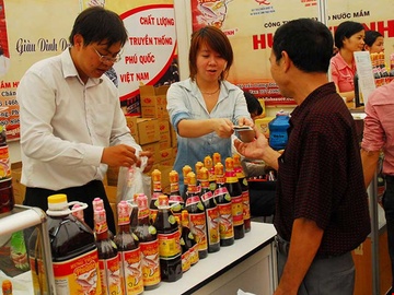 Thanh tra toan quoc de lat tay nuoc mam tra hinh hinh anh