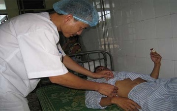 Nguoi duy nhat song sot ke lai giay phut sap cong truong hinh anh