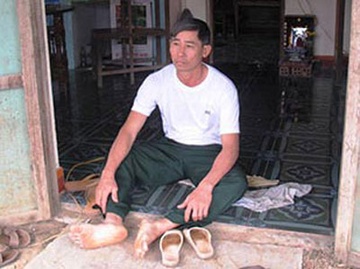 'Thay giao cuong dam' mang toi oan con bi buoc thoi viec hinh anh