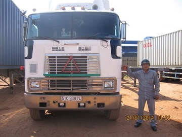 ‘Hiep si’ tim duoc xe container bi trom hinh anh