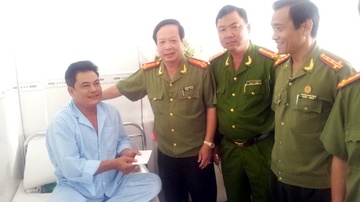 Hinh su vat lon bat cuop duoc thuong nong hinh anh