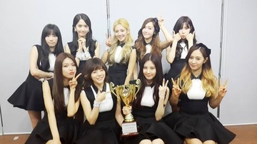 SNSD: Vung vang sau mot nam qua nhieu song gio hinh anh
