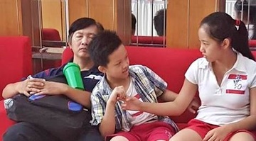 Phu huynh ke chuyen nhoc nhan dua con di thi game show hinh anh