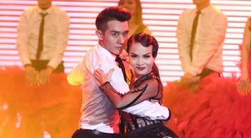 Yen Trang mao hiem voi cu nga tu do cao 2 m hinh anh