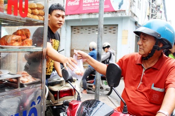 Nhan dien cac xe banh mi tru danh cua TP.HCM hinh anh