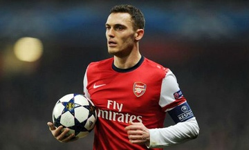M.U chi manh tay de som dua Vermaelen ve Old Trafford hinh anh