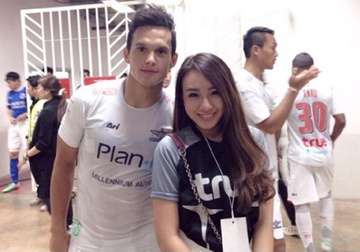 Dong doi cua Gareth Bale duoc trieu tap vao DT Thai Lan hinh anh