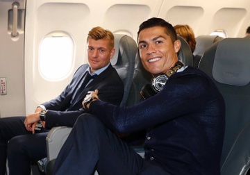 Ronaldo vui ve len duong da Champions League hinh anh