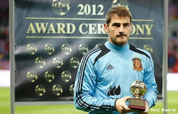Casillas nhan giai Thu mon xuat sac nhat 2012 hinh anh