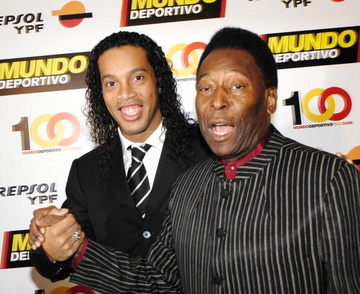 10 nhan xet dang chu y cua cau thu va HLV ve Ronaldinho hinh anh