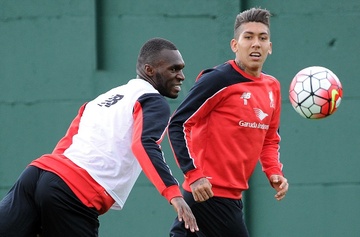 Hai tan binh dat gia co buoi tap dau tien cung Liverpool hinh anh