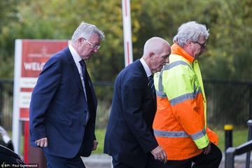 Sir Alex, Rooney du dam tang cua huyen thoai Everton hinh anh