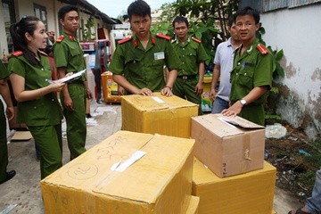 Triet pha luong lon hang lau tap ket vao Sai Gon hinh anh