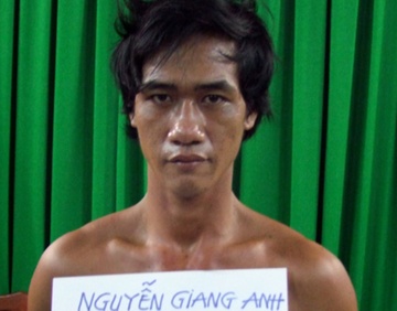 Nghi can giet nguoi cua song sat tron khoi vien tam than hinh anh