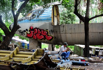 Canh 'xe thit' may bay Boeing 707 o Sai Gon hinh anh
