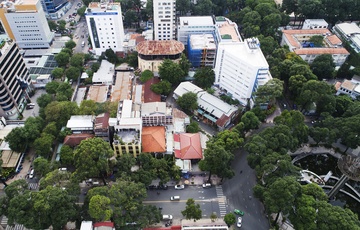 Lo dat vang ben ho Con Rua nhin tu tren cao hinh anh