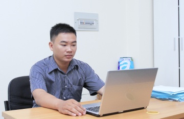 9X tu cong nhan ve sinh thanh giam doc, luong 25 trieu/thang hinh anh