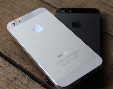 Hai ten cuop iPhone bi nguoi dan truy duoi hinh anh