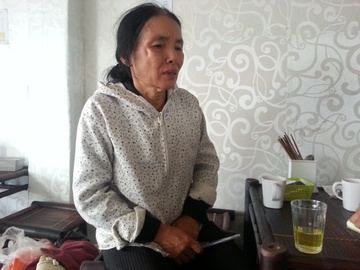 Me gia an com nam di keu oan cho con trai tam than hinh anh