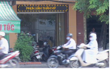 Tham my vien lam chet nguoi, nem nan nhan xuong song hinh anh
