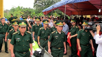 Nghen ngao dua tien cac anh hinh anh