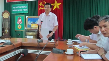 Tien si 200 trieu: 'Toi chi phat ngon bua bai' hinh anh