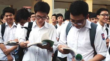 Bo truong Bo GD-DT: De thi tot nghiep se khong gay soc hinh anh