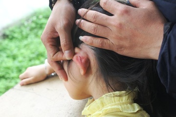 Tam dinh chi co giao keo rach tai tre hinh anh
