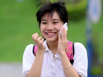 Thi sinh mang bien dao, benh Ebola vao bai thi lop 10 hinh anh