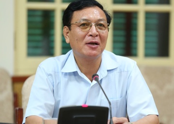 Bo truong GD&DT nhan trach nhiem bat cap xet tuyen hinh anh