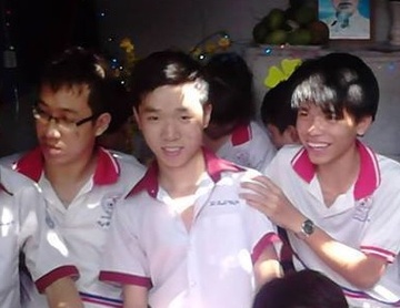 Sông Trường đang là sinh viên đại học. 