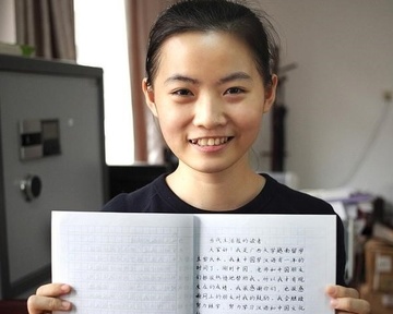 Du hoc sinh Viet Nam noi tieng vi viet chu dep hinh anh