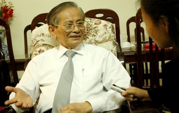 GS Phan Huy Le: 'Mon Lich su dang sa sut den vo bo' hinh anh