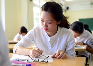 Bo GD&DT phai xem xet viec tuyen sinh nganh Ky thuat bang Van, Su, Dia hinh anh