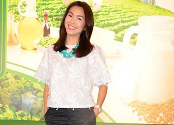 Tang Thanh Ha an mac dan nham chan hinh anh