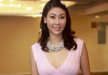 My nhan Viet xuong cap hinh anh vi phu kien lac mot hinh anh