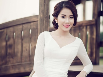 Hoa khoi Nam Em lam co dau goi cam o tuoi 19 hinh anh