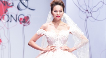 Thanh Hang no luc giu vi tri so mot tren san catwalk hinh anh