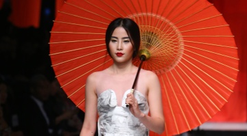 Thu Hang, Nam Em hoa co gai Nhat hinh anh