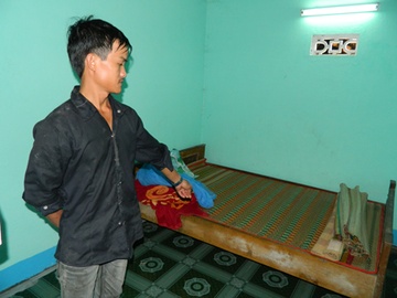 Bi kich con giet cha trong ngay cung me hinh anh